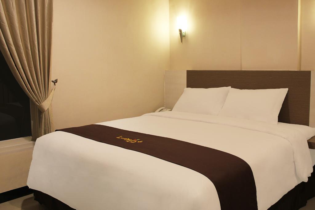 Luxpoint Hotel Baratajaya Surabaya Luaran gambar